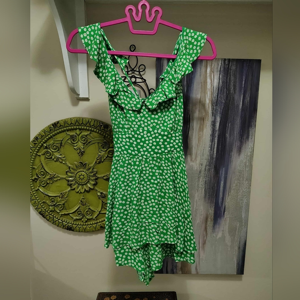 NWT Inmod Green Daisy Ruffle Romper Medium